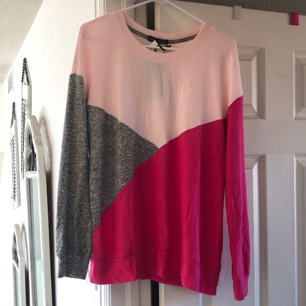Gibson Look Lightweight Asymmetrical Colorblock Sweater